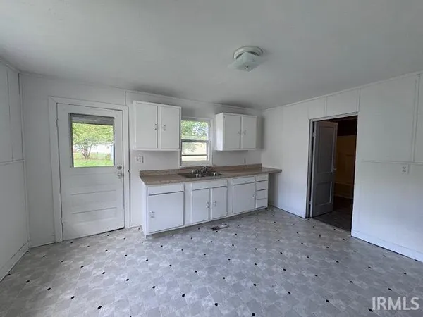 $775 | 625 East Beech Street, Winchester, IN 47394