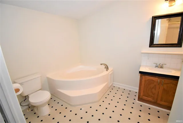 $164,900 | 909 East 8th Street, Fowler, IN 47944