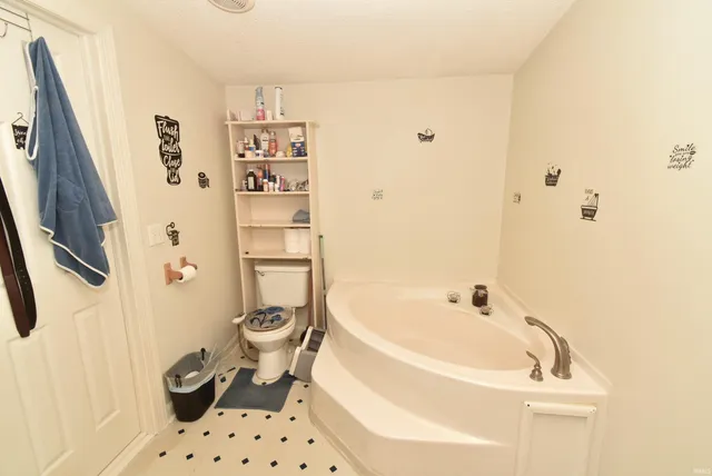 $164,900 | 909 East 8th Street, Fowler, IN 47944