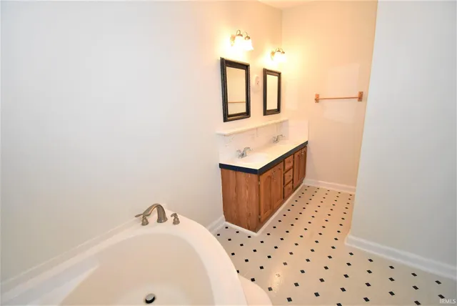 $164,900 | 909 East 8th Street, Fowler, IN 47944