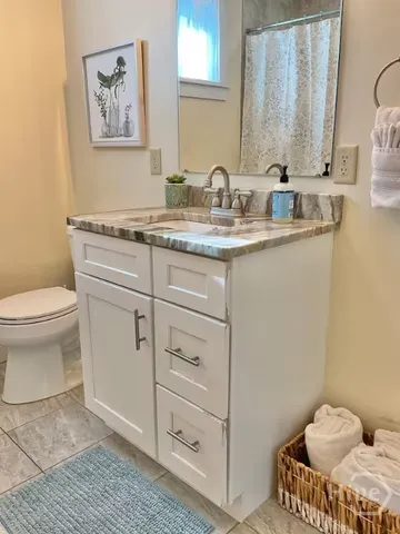 $2,400 | 1827 Greenville Street, Savannah, GA 31404