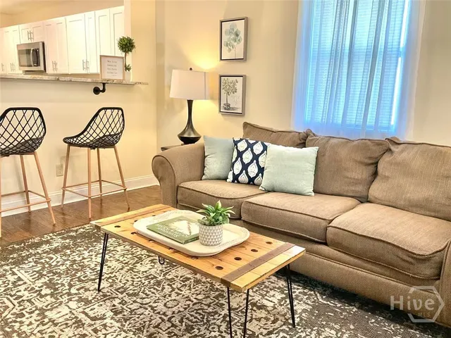 $2,400 | 1827 Greenville Street, Savannah, GA 31404