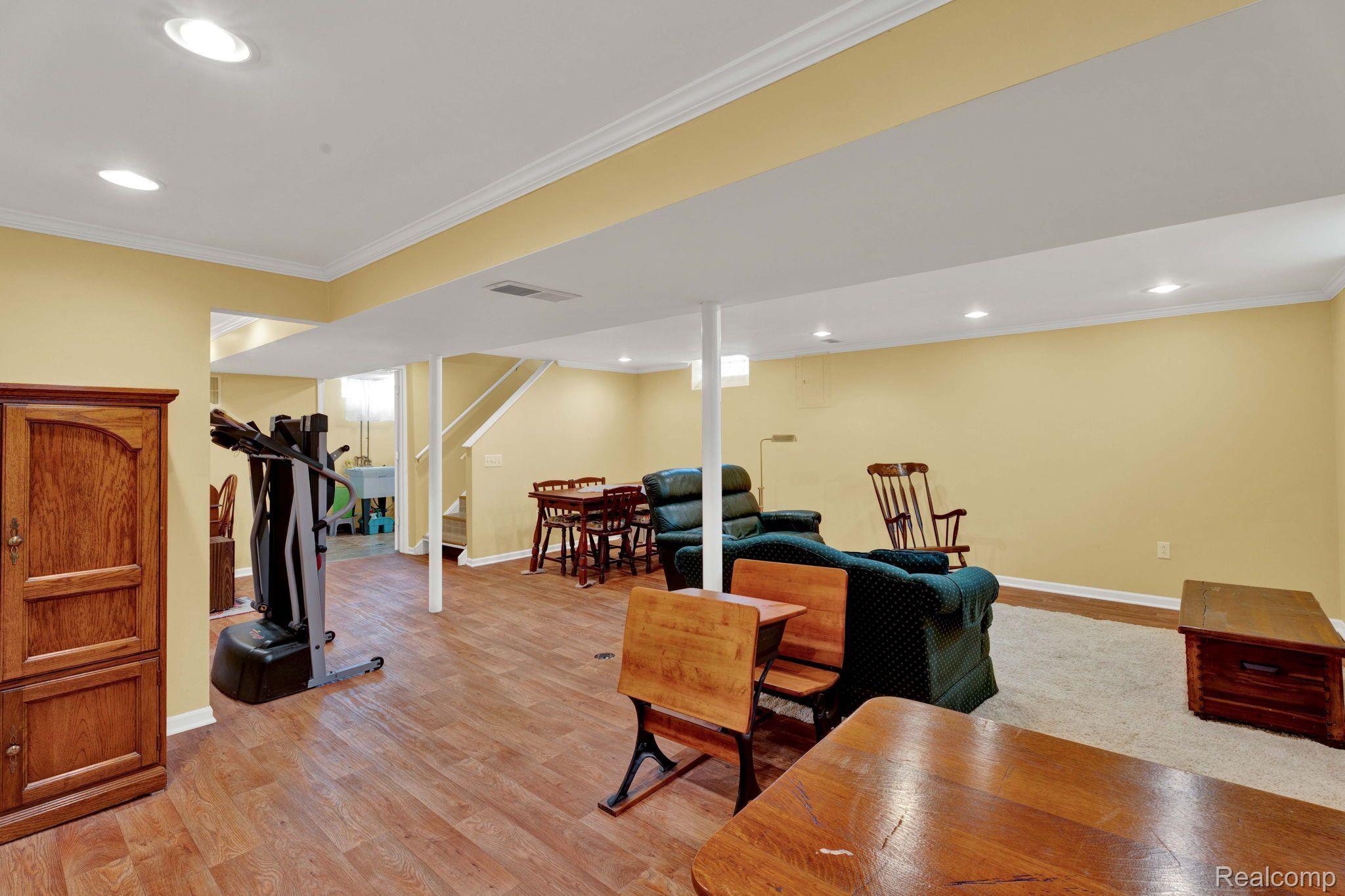 17965 Rainbow Road Fraser, MI 48026 - Photo 13 of 22 Gallery Image 13