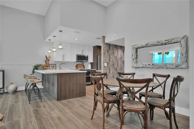 $2,950 | 5555 Collins Avenue, Unit 3E, Miami Beach, FL 33140