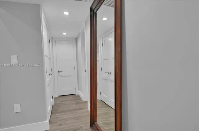 $2,950 | 5555 Collins Avenue, Unit 3E, Miami Beach, FL 33140