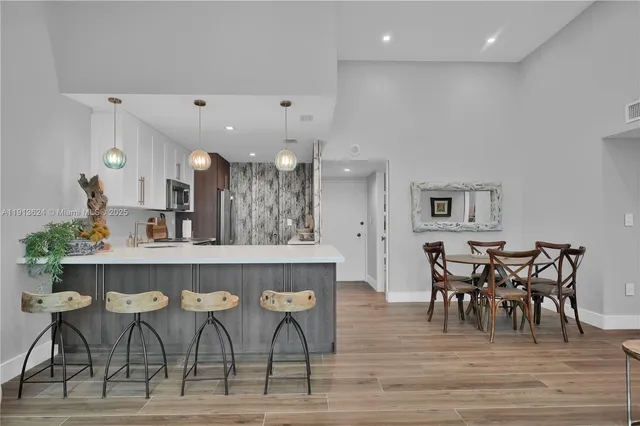 $2,950 | 5555 Collins Avenue, Unit 3E, Miami Beach, FL 33140