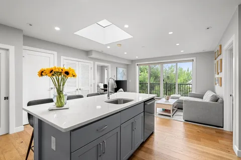 $785,000 | 10 Everett Street, Unit 402, Boston, MA 02128