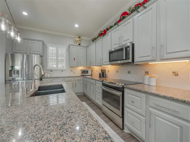 $649,900 | 504 Cedar Mountain Drive, Marble Falls, TX 78654