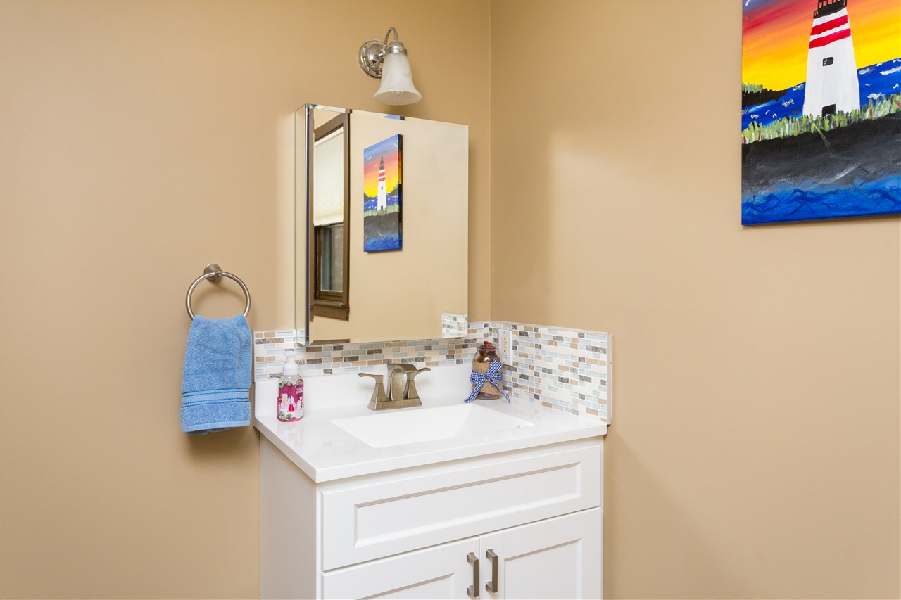 11 Kirriemuir Road, Unit 11 Stratham, NH 03885 - Photo 19 of 38 Gallery Image 19