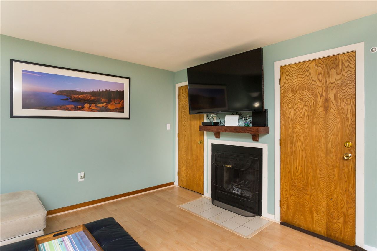 11 Kirriemuir Road, Unit 11 Stratham, NH 03885 - Photo 5 of 38 Gallery Image 5