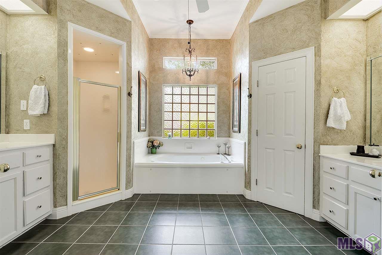 6328 Double Tree Drive Baton Rouge, LA 70817 - Photo 20 of 29 Master Bath