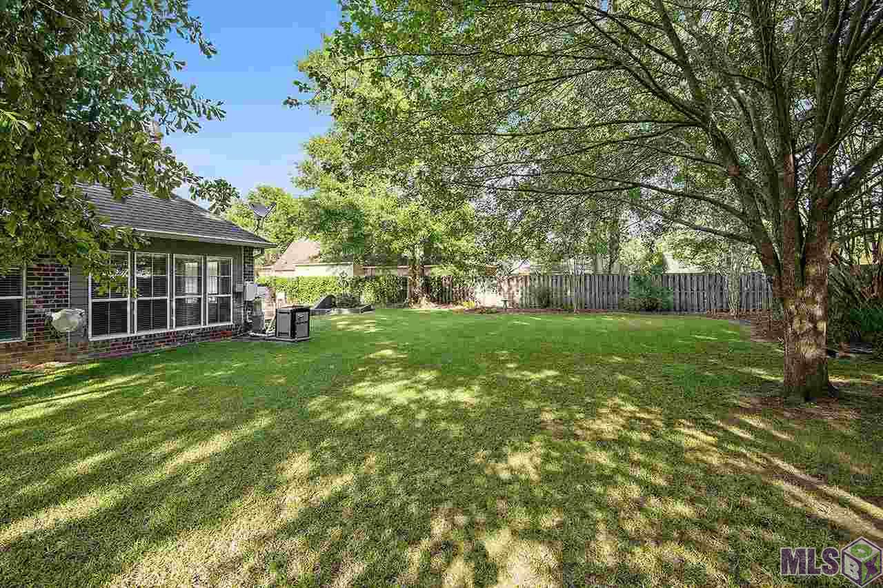 6328 Double Tree Drive Baton Rouge, LA 70817 - Photo 4 of 29 Large Fenced Yard