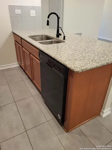 a close view of sink and tap