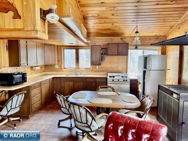 3333 Randa Road Buyck, MN 55771 - Photo 7 of 23