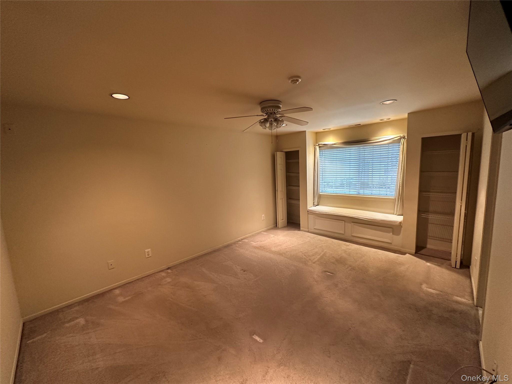 89 Rabbit Run Manorville, NY 11949 - Photo 10 of 16