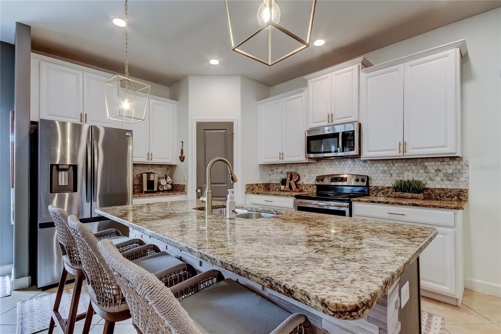 10141 Newminster Loop Ruskin, FL 33573 - Photo 23 of 77