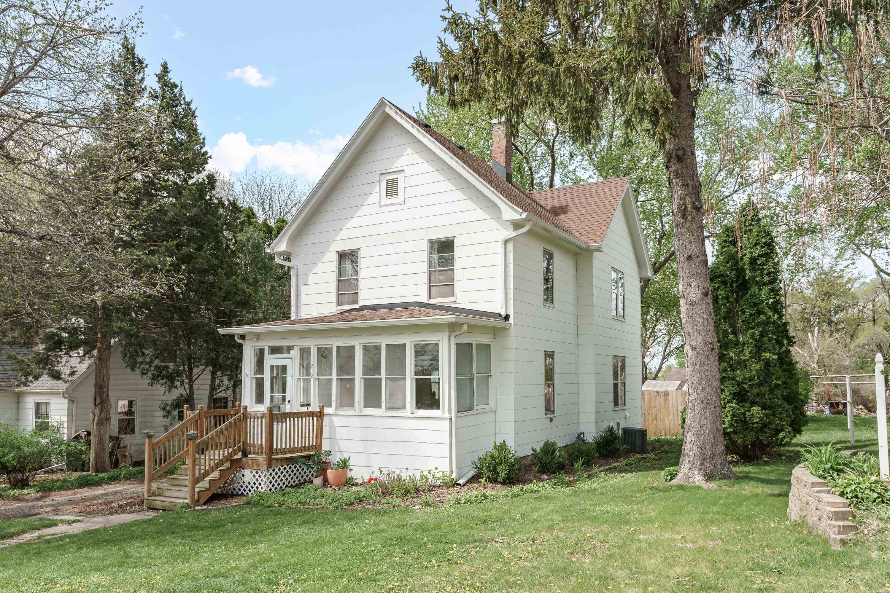 212 Madison Street DeForest, WI 53532 - Photo 2 of 25