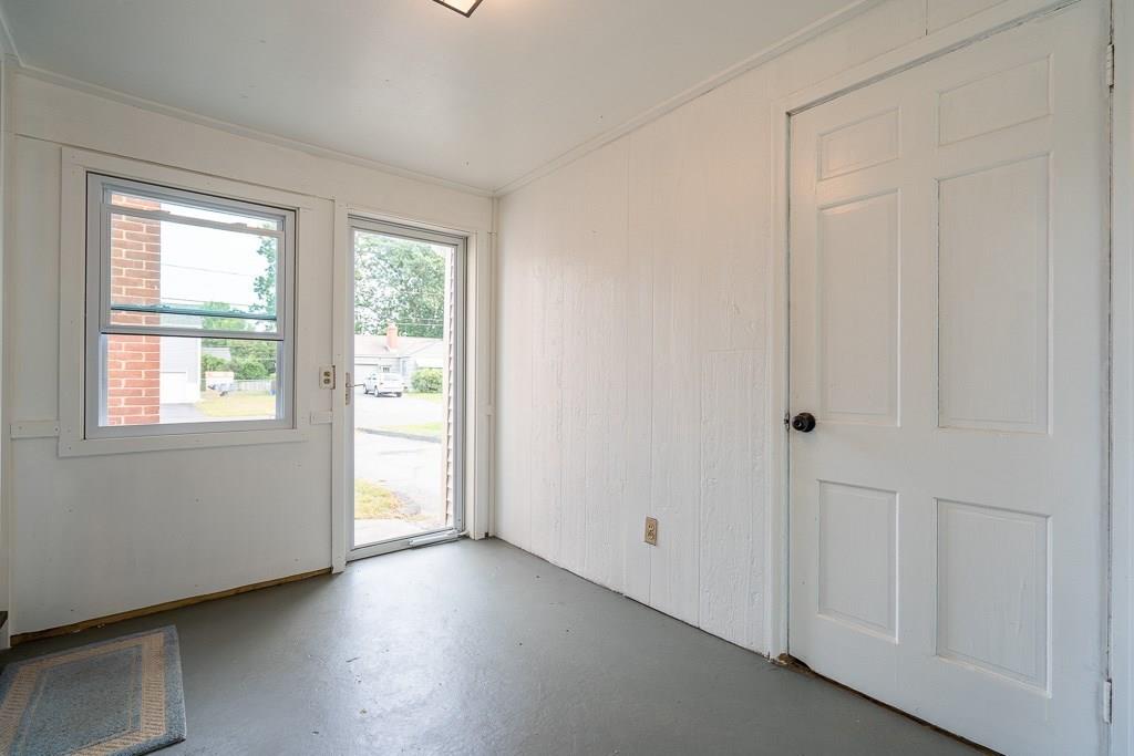 106 Mandalay Road Chicopee, MA 01020 - Photo 18 of 25 Gallery Image 18
