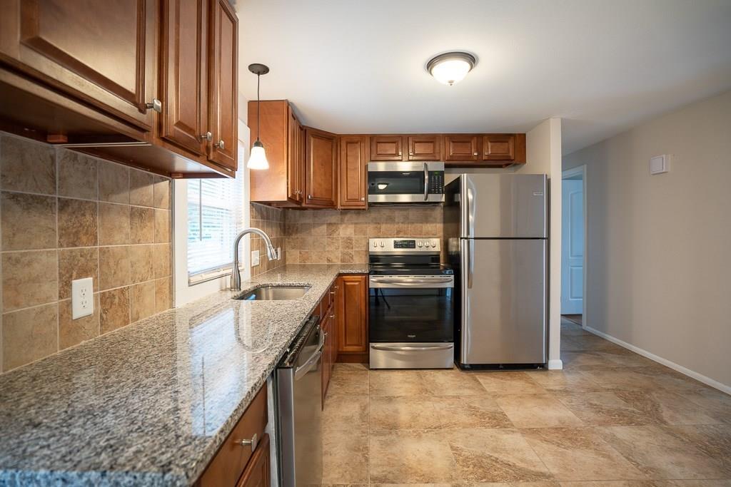 106 Mandalay Road Chicopee, MA 01020 - Photo 5 of 25 Gallery Image 5