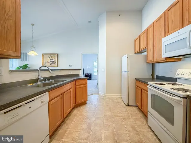 $285,000 | 1506 Moore Street, Unit 301, Bristol, PA 19007