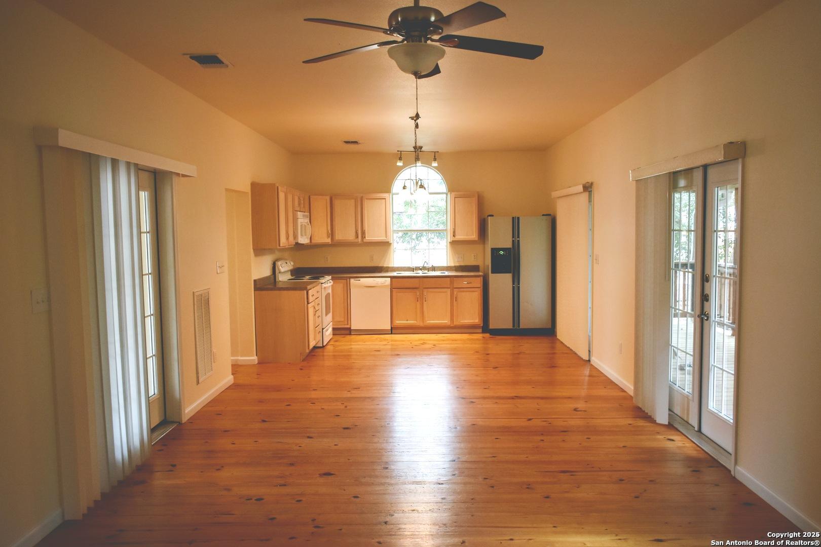 602 B 10th Street Bandera, TX 78003 - Photo 3 of 11