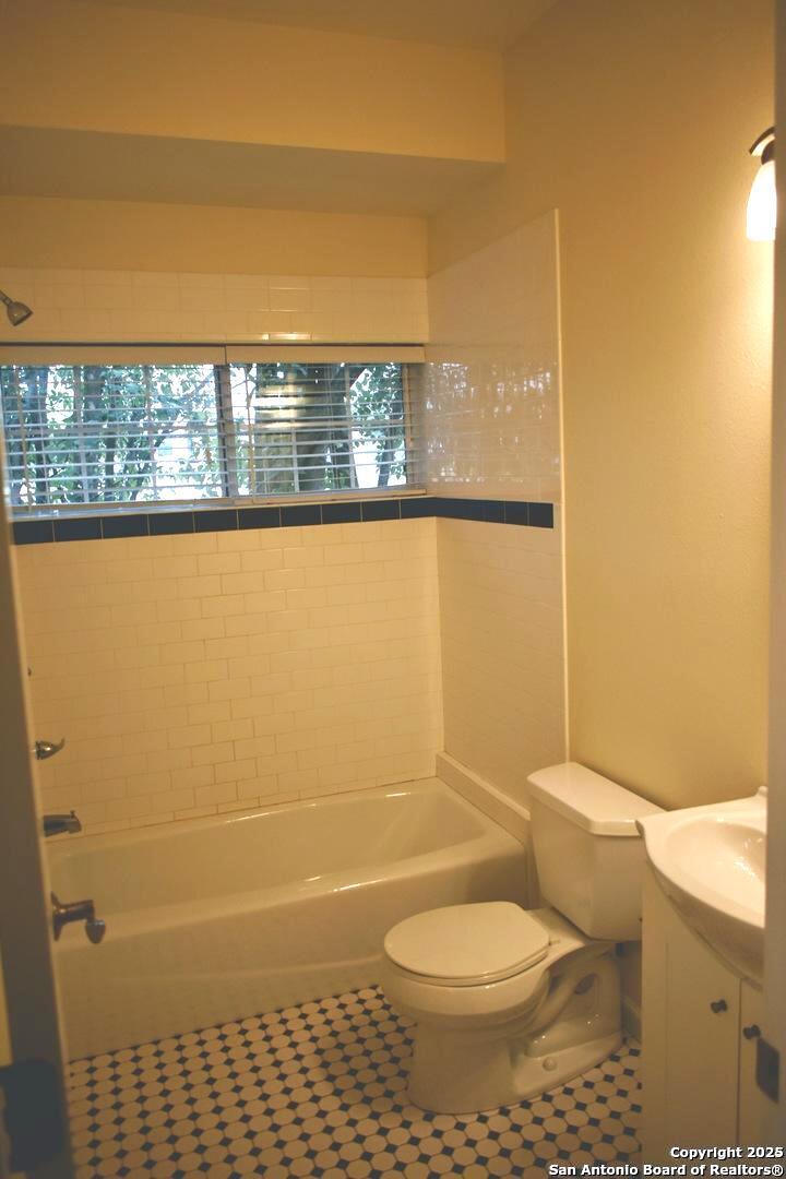 602 B 10th Street Bandera, TX 78003 - Photo 7 of 11