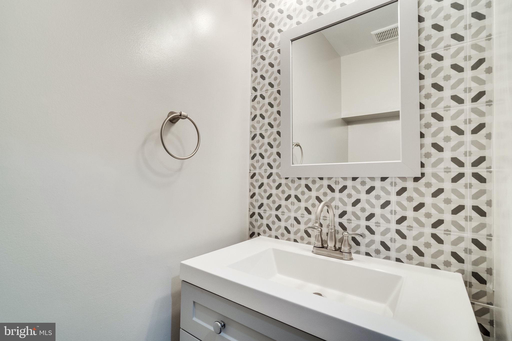 408 West Glebe Road Alexandria, VA 22305 - Photo 14 of 62 First floor half bath