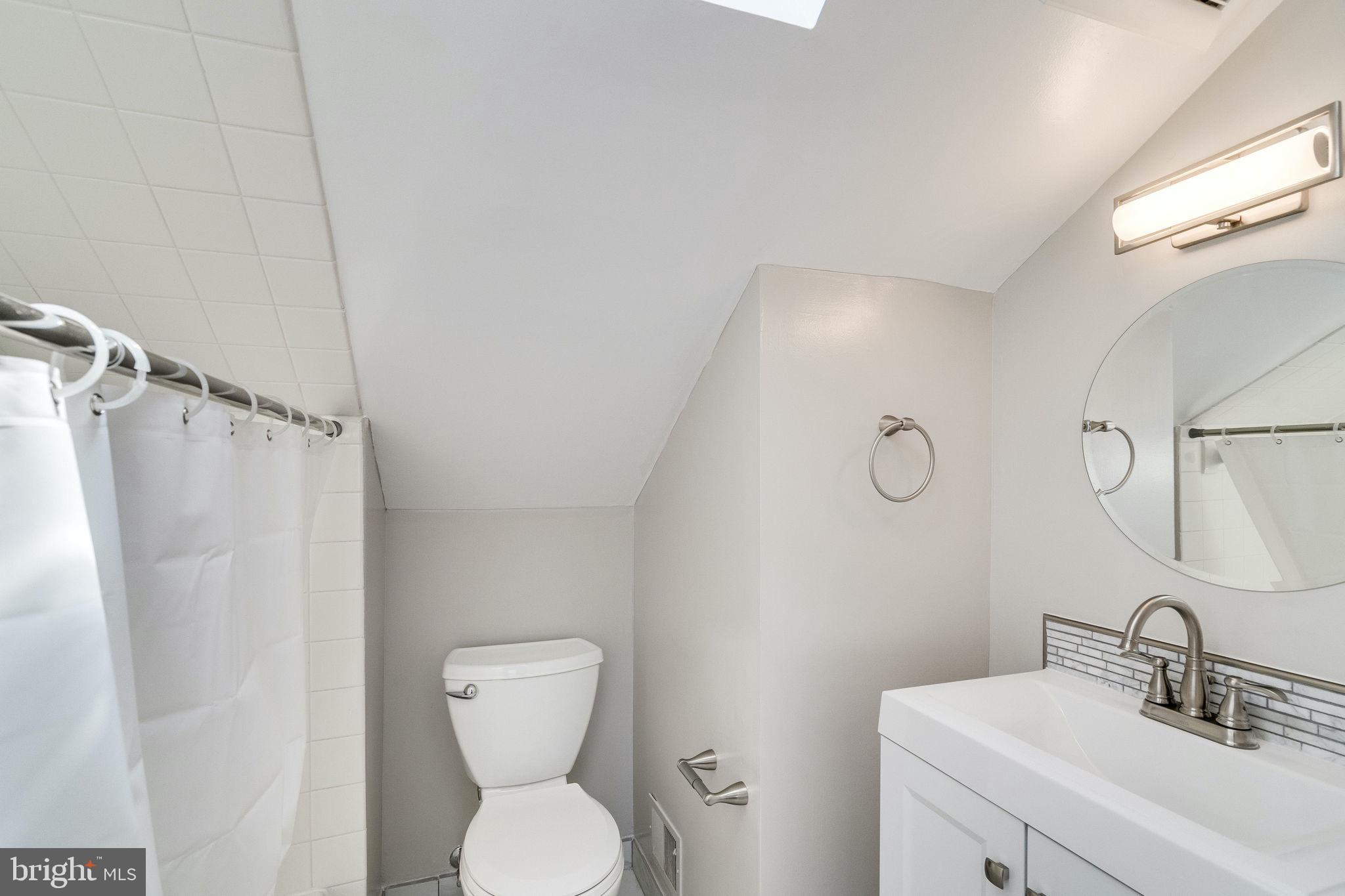 408 West Glebe Road Alexandria, VA 22305 - Photo 50 of 62 Full bath in loft