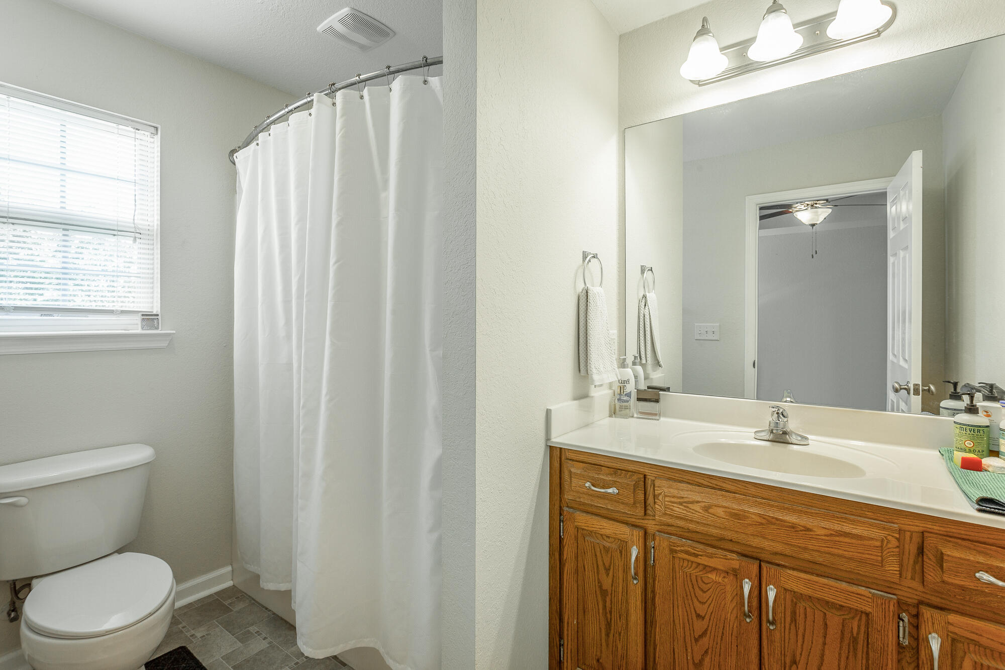 139 Holcomb Road Ringgold, GA 30736 - Photo 14 of 34 Bathroom