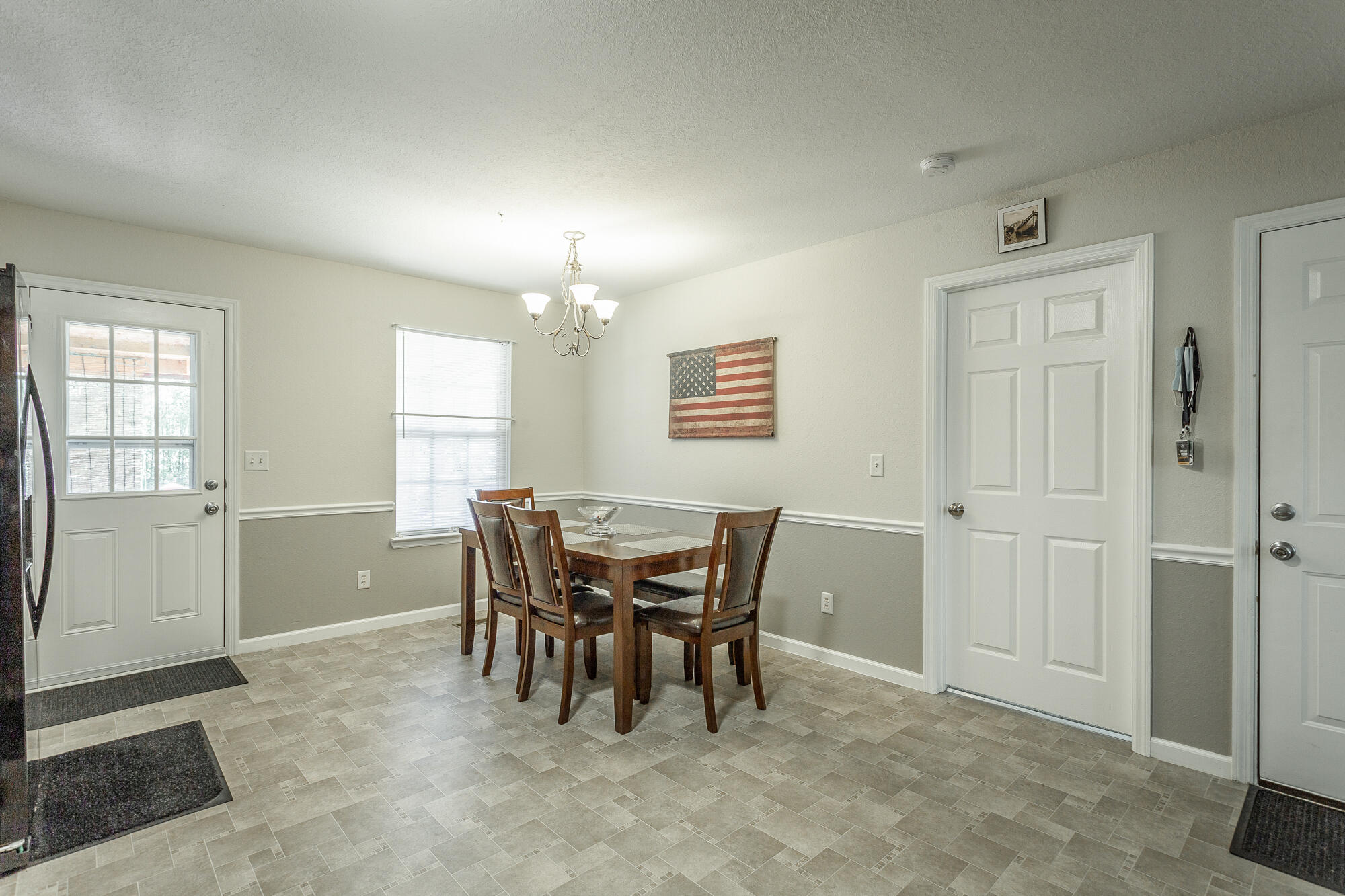 139 Holcomb Road Ringgold, GA 30736 - Photo 8 of 34 Eat in area