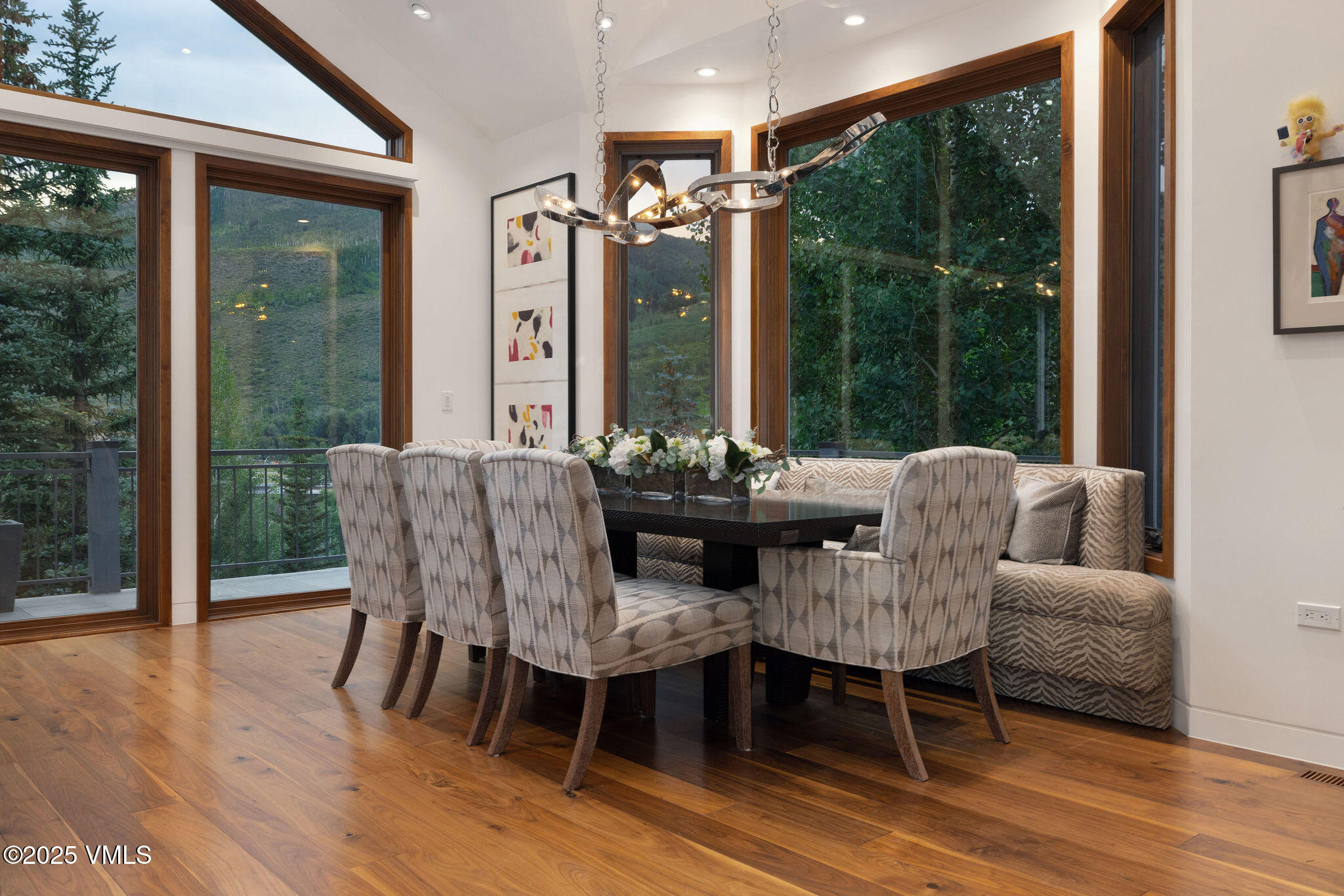 126 West Forest Road, Unit W Vail, CO 81657 - Photo 12 of 43 126_forest_rd_interior_dining