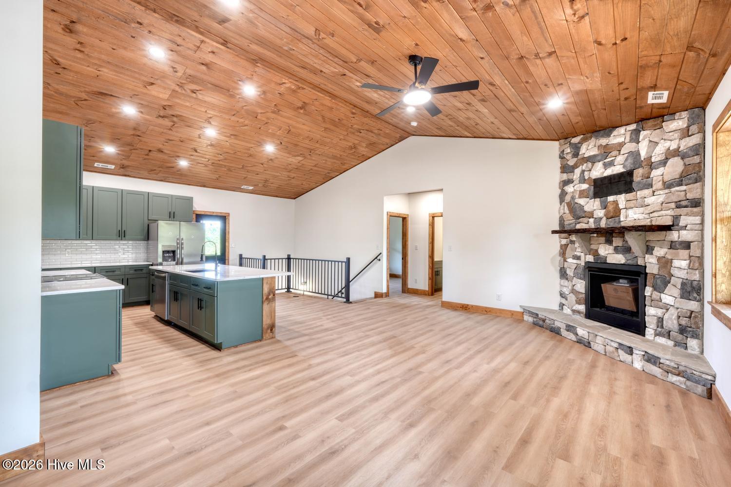 140 Short Oak Run Murphy, NC 28906 - Photo 11 of 81
