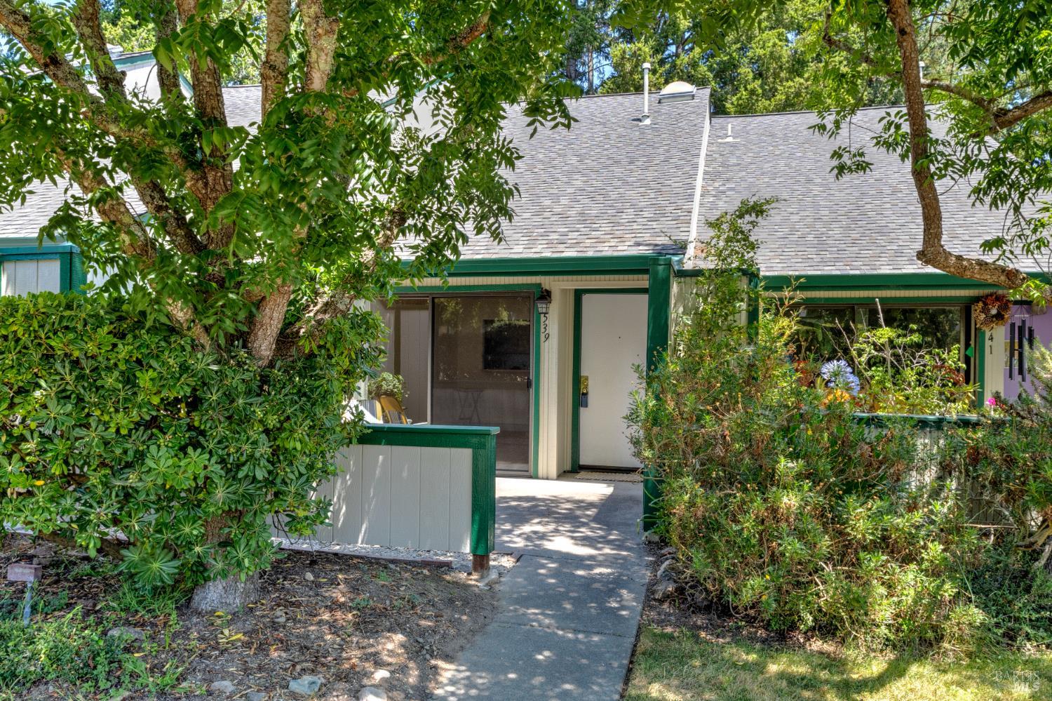 539 Norlee Street Sebastopol, CA 95472 - Photo 2 of 26 Large front patio with sliding glass door