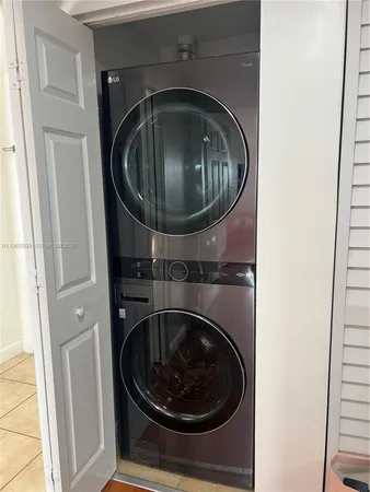 $3,250 | 888 Douglas Road, Unit 1103, Coral Gables, FL 33134