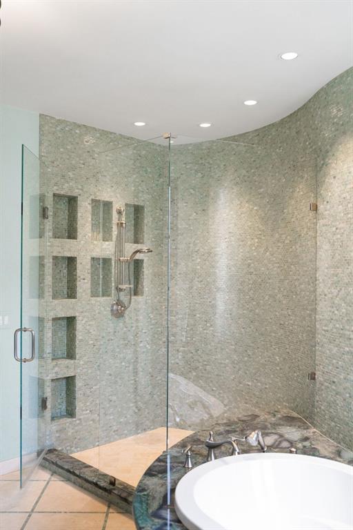 550 Blue Heron Way Milton, GA 30004 - Photo 59 of 108 a bathroom with a toilet and a shower