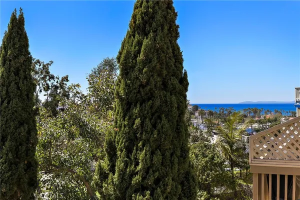 $1,399,000 | 158 Calle Redondel, San Clemente, CA 92672