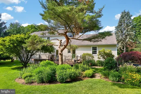 $895,000 | 153 East Doe Run Road, Kennett Square, PA 19348
