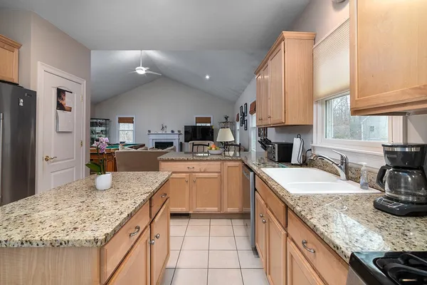 $894,900 | 5 Hazelton Lane, South Kingstown, RI 02892