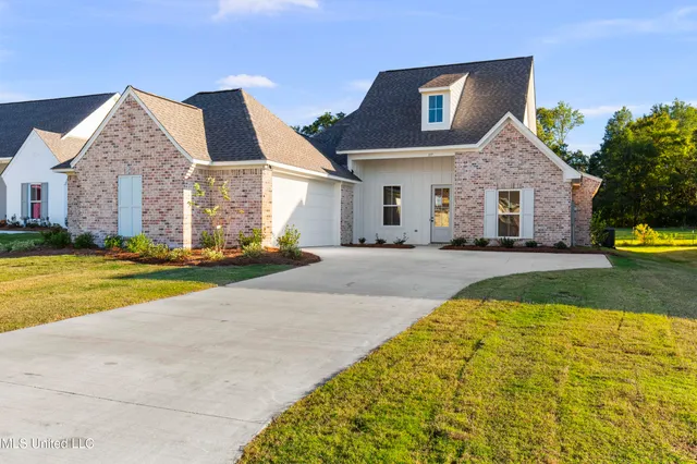 $445,900 | 117 Lewis Farms Drive, Madison, MS 39110