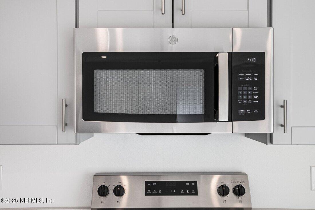 8525 Lilias Circle Jacksonville, FL 32219 - Photo 4 of 32 hj-fl-jacksonville-coopers-meadow-ficus-