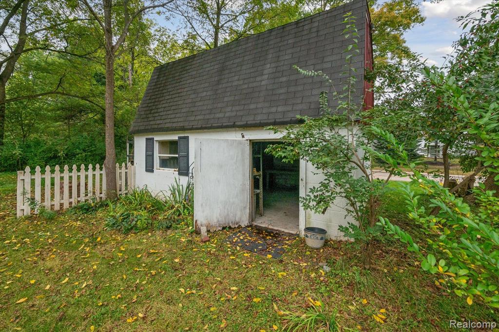4040 Collins Road Rochester, MI 48306 - Photo 54 of 57