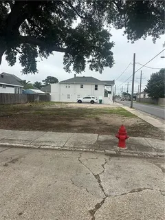 $199,999 | 437 Newton Street, Gretna, LA 70053