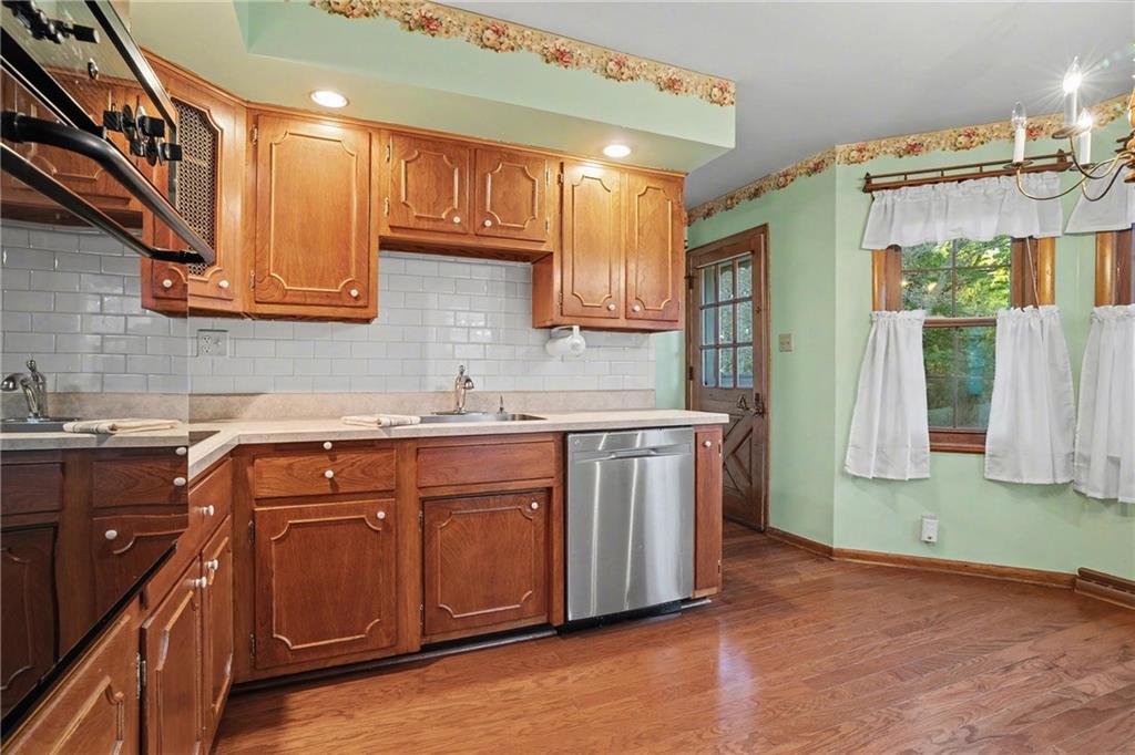 209 Cliff Road Baden, PA 15005 - Photo 8 of 35 Gallery Image 8
