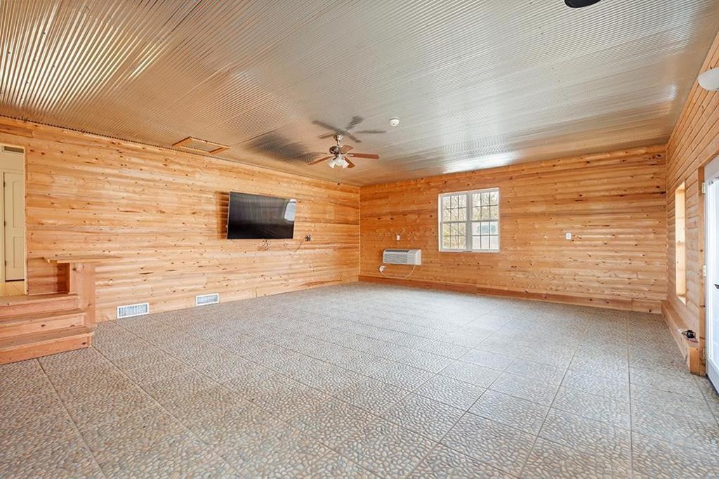 2555 22000th Road McCune, KS 66753 - Photo 4 of 68