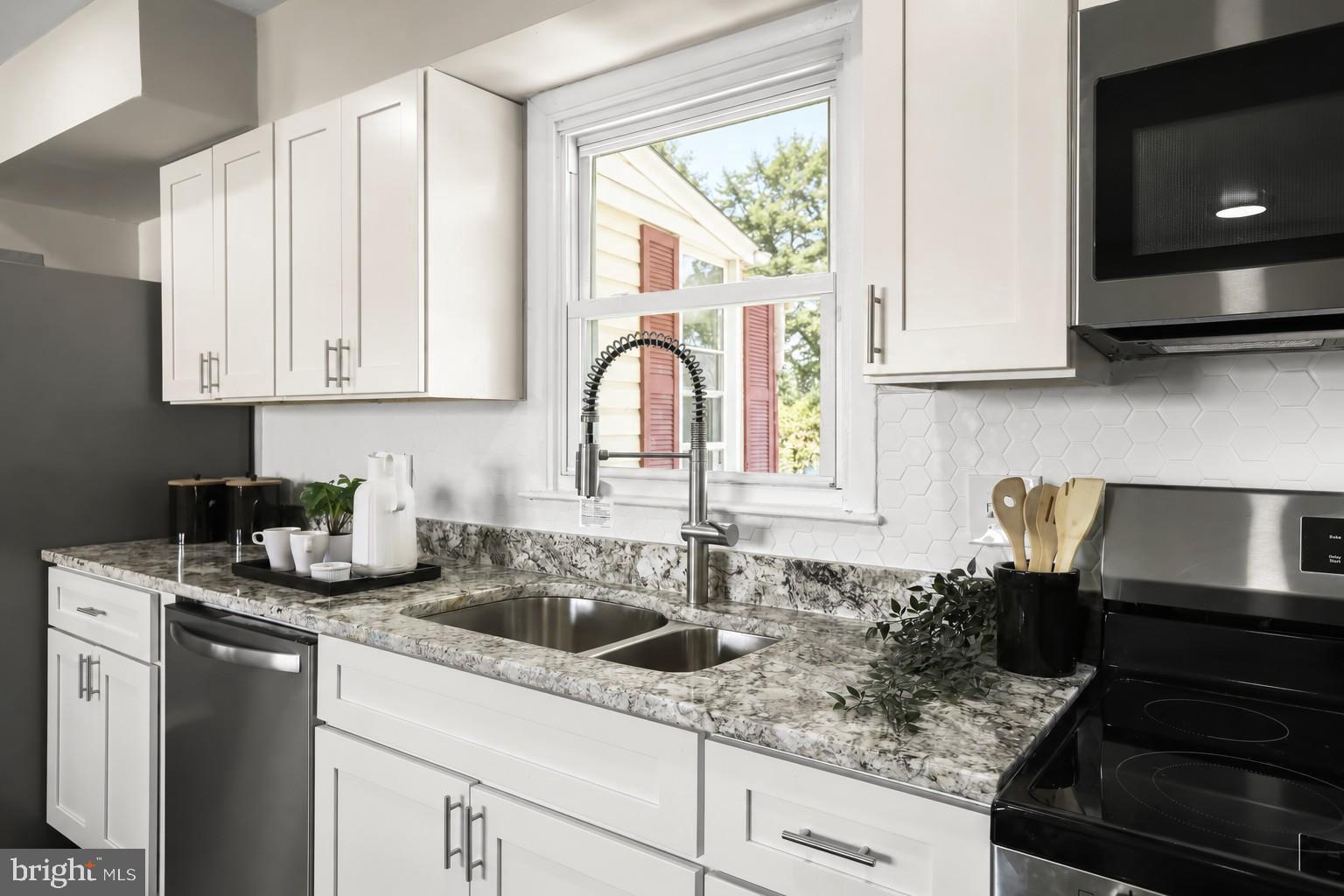 6802 Richardson Road Baltimore, MD 21207 - Photo 20 of 48 Renovated Eat-In Kitchen