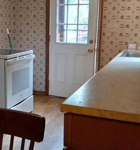 $1,600 | 30 Pine Street, Unit DOWN, Seabrook, NH 03874