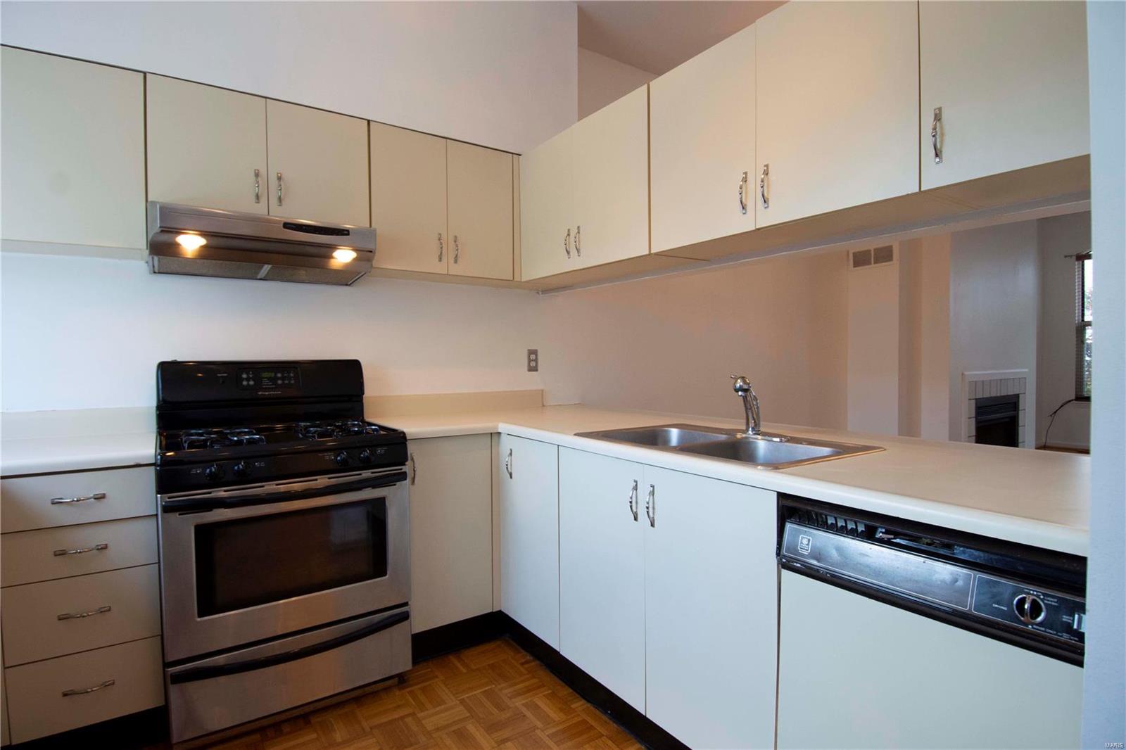 2315 Rutger Street, Unit E St. Louis, MO 63104 - Photo 11 of 28