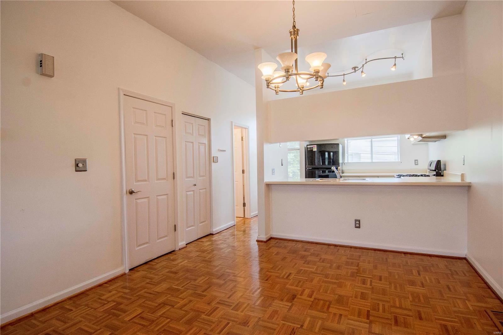 2315 Rutger Street, Unit E St. Louis, MO 63104 - Photo 7 of 28