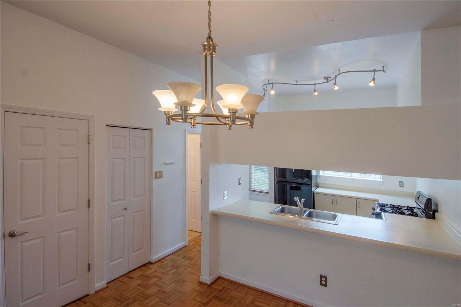 2315 Rutger Street, Unit E St. Louis, MO 63104 - Photo 9 of 28
