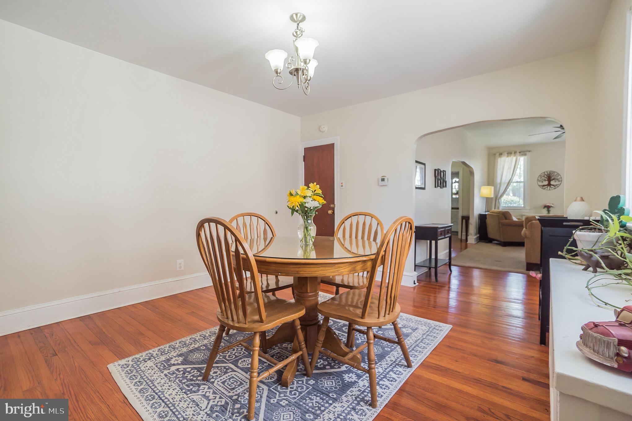 547 Roxborough Avenue Philadelphia, PA 19128 - Photo 8 of 28 Gallery Image 8